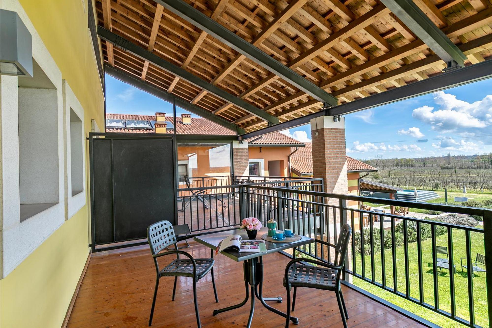 Almavite Wine Resort With Pool Desenzano del Garda Exterior photo