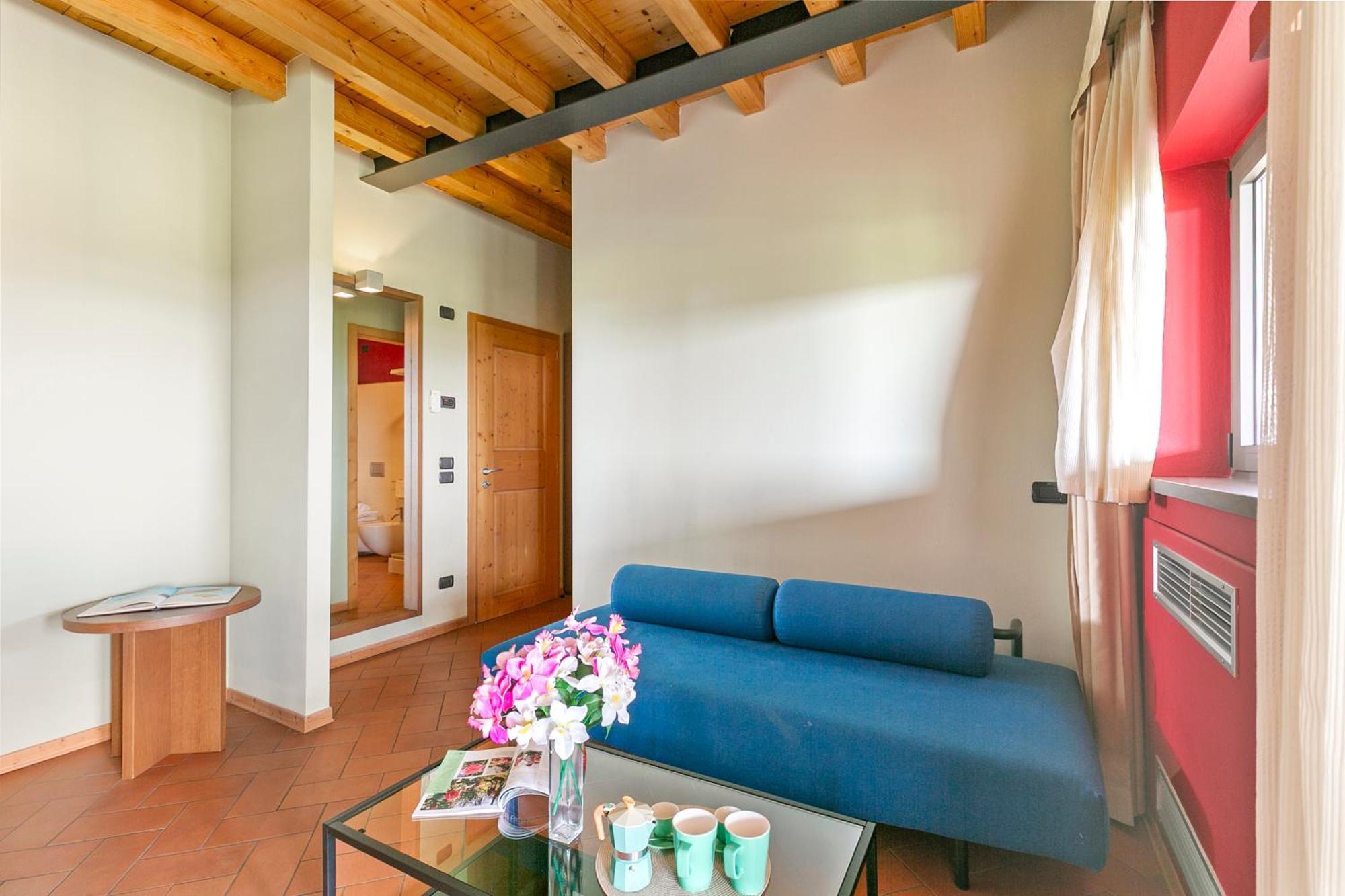 Almavite Wine Resort With Pool Desenzano del Garda Exterior photo