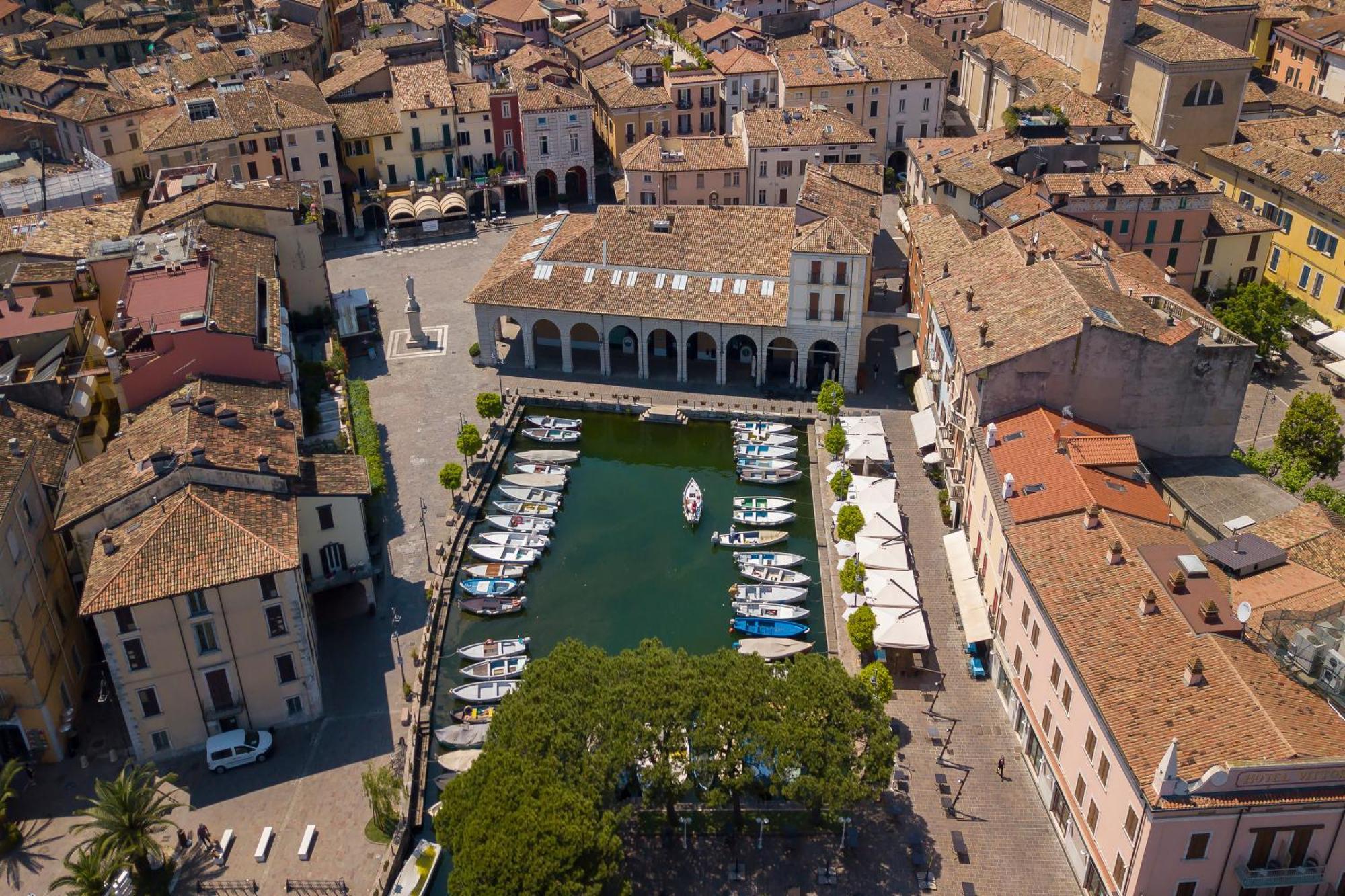 Almavite Wine Resort With Pool Desenzano del Garda Exterior photo