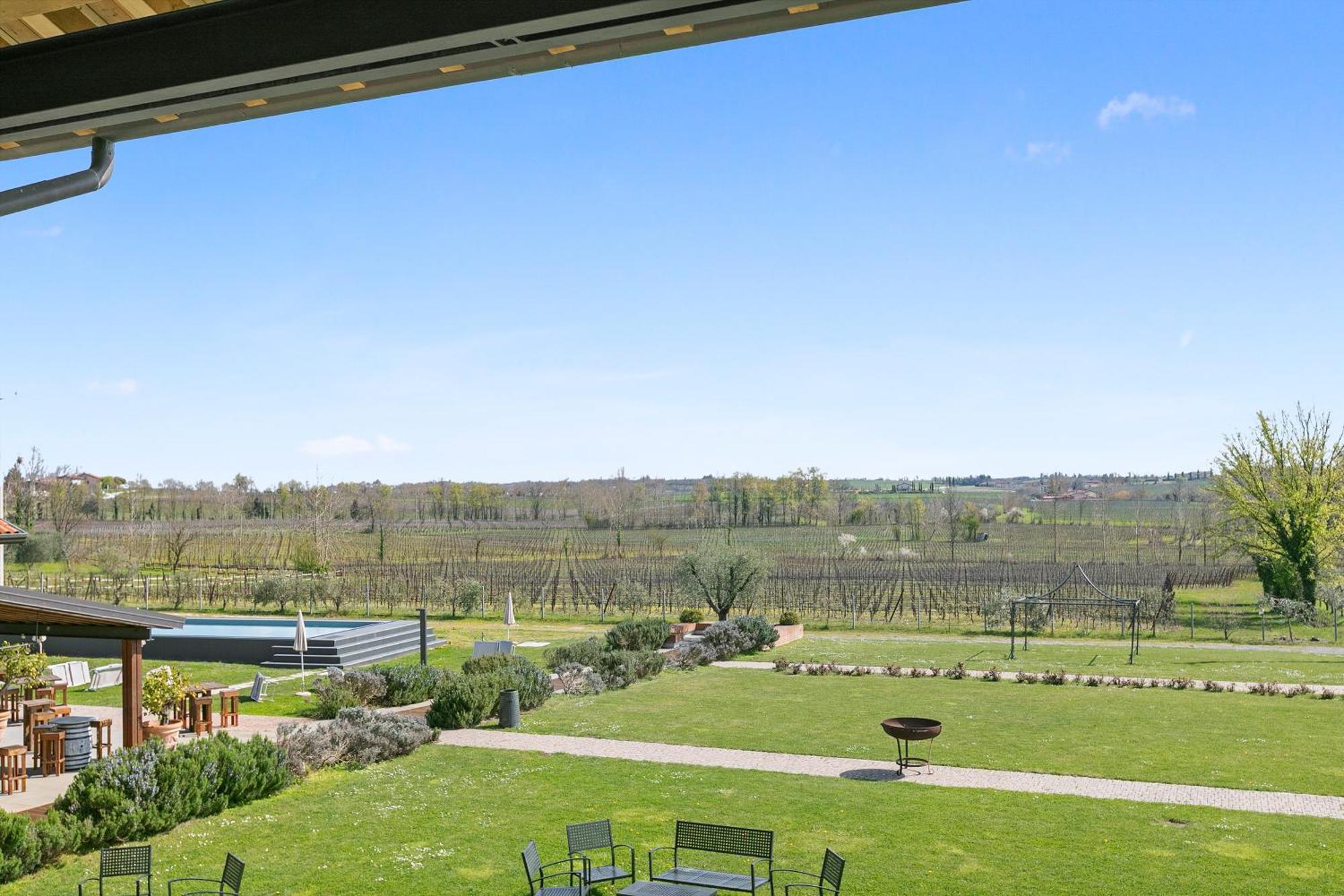 Almavite Wine Resort With Pool Desenzano del Garda Exterior photo