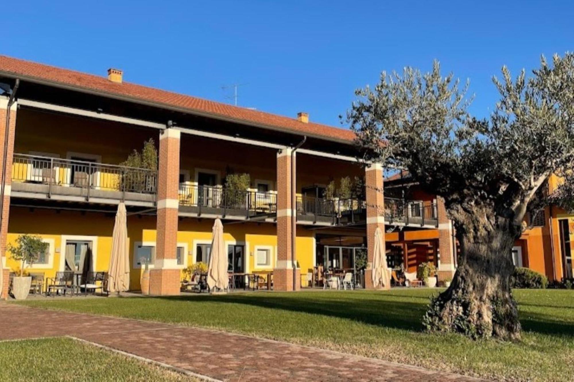 Almavite Wine Resort With Pool Desenzano del Garda Exterior photo