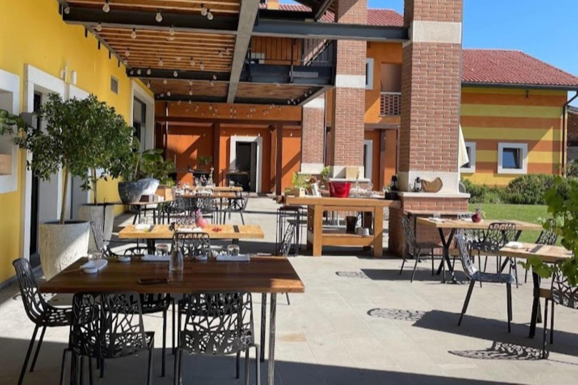 Almavite Wine Resort With Pool Desenzano del Garda Exterior photo
