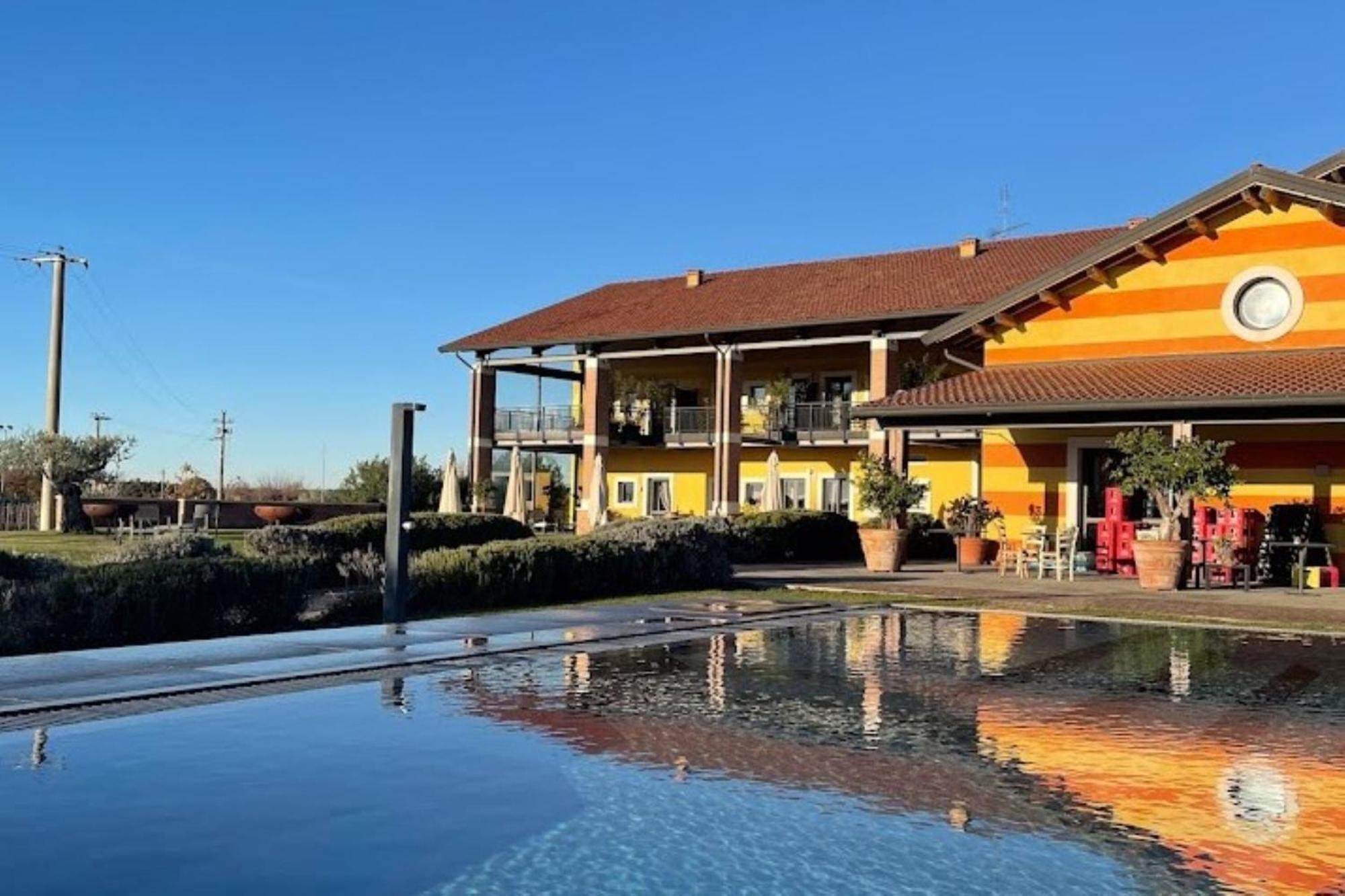Almavite Wine Resort With Pool Desenzano del Garda Exterior photo