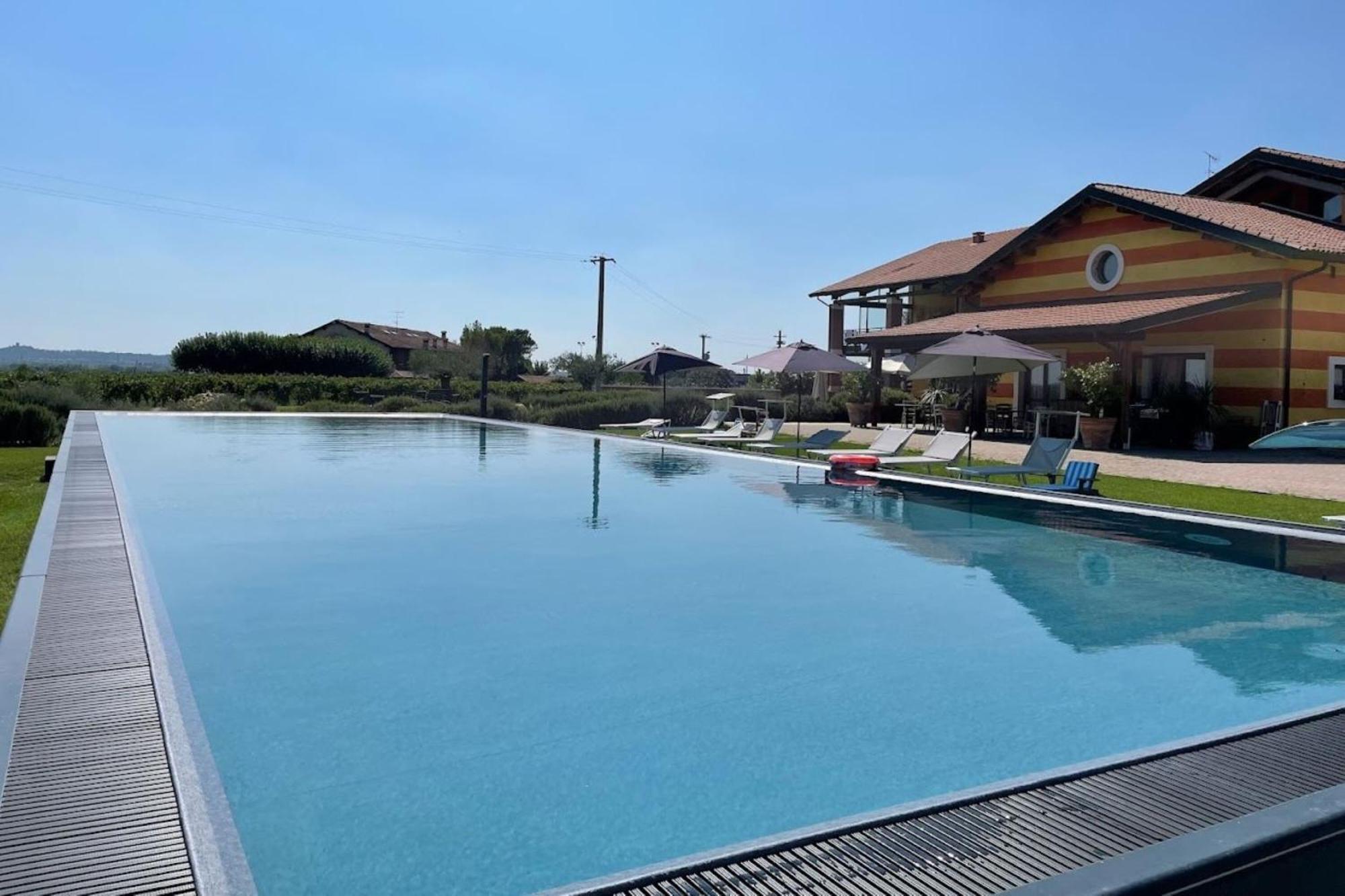 Almavite Wine Resort With Pool Desenzano del Garda Exterior photo
