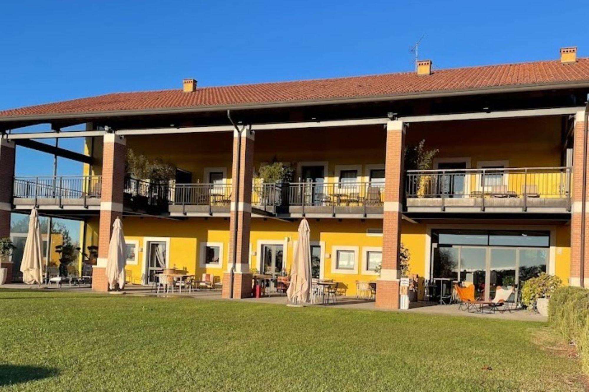 Almavite Wine Resort With Pool Desenzano del Garda Exterior photo