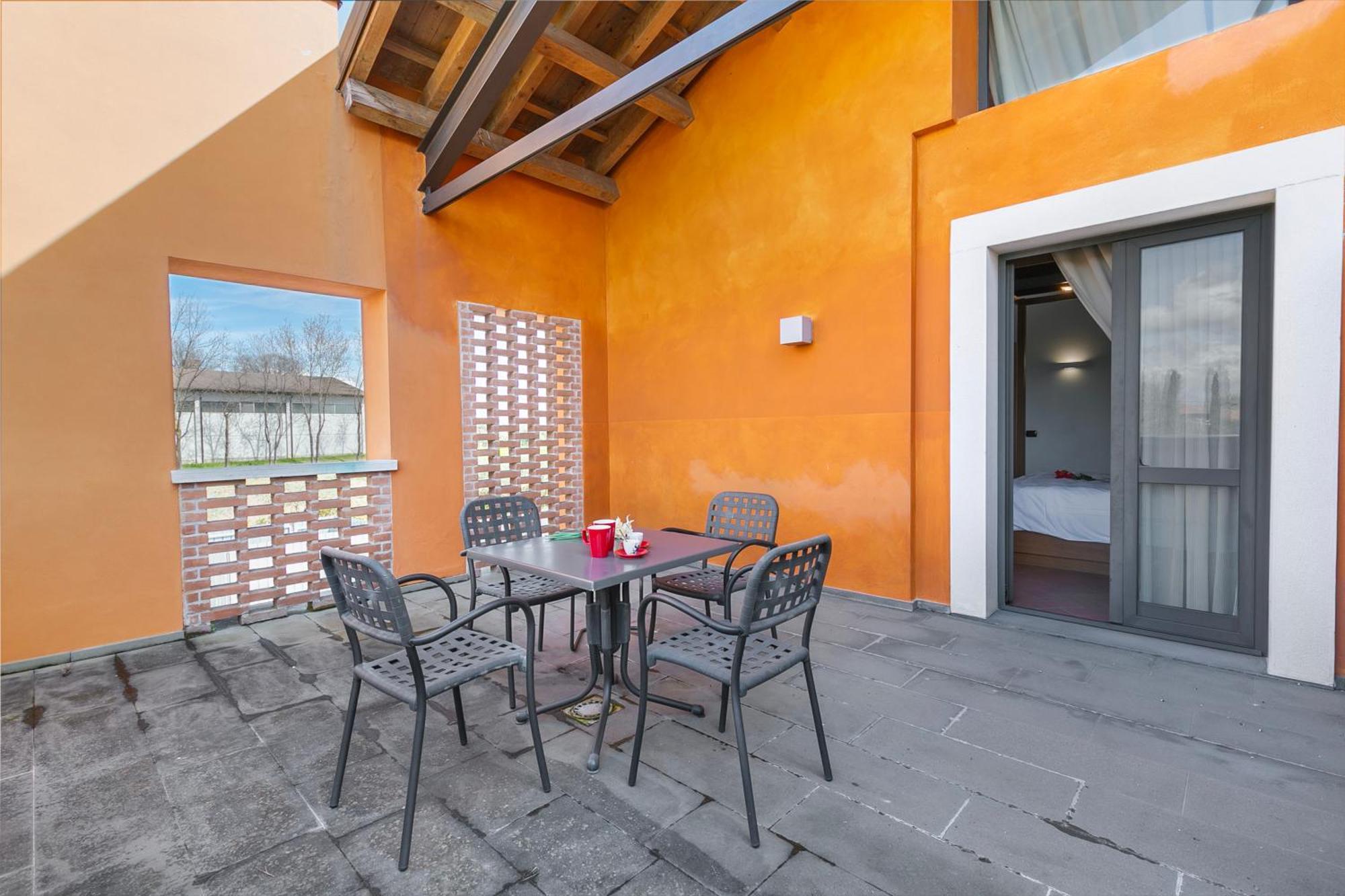 Almavite Wine Resort With Pool Desenzano del Garda Exterior photo